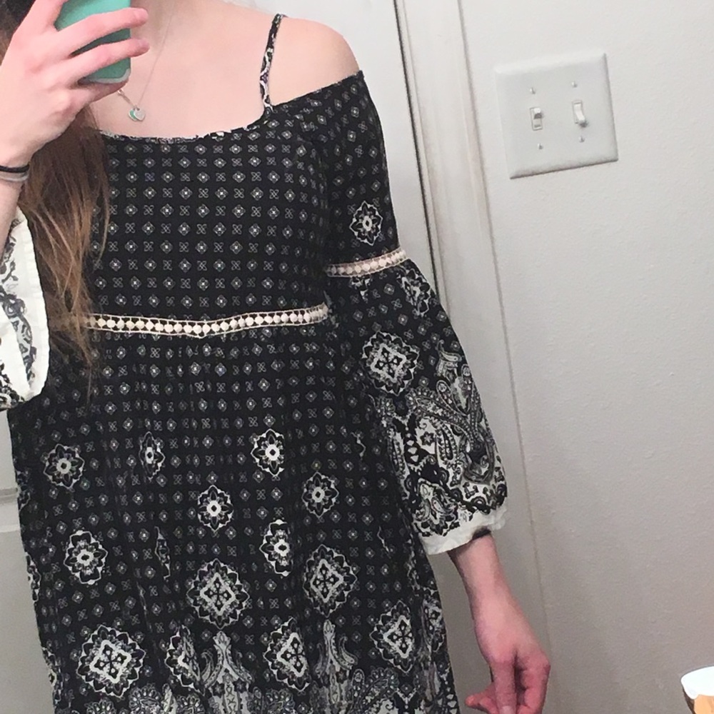 Off-the-shoulder shirt